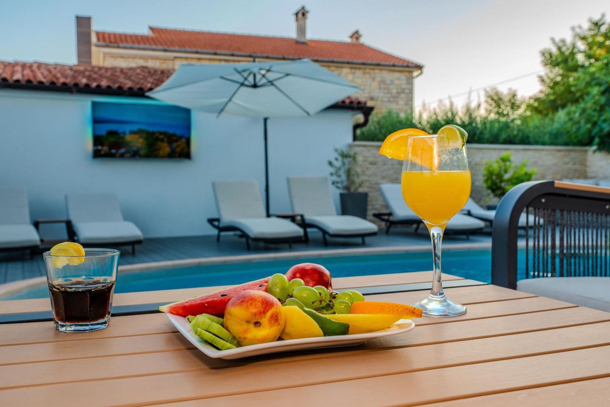 Luxury Apartments Vilamaloca Вир Екстериор снимка