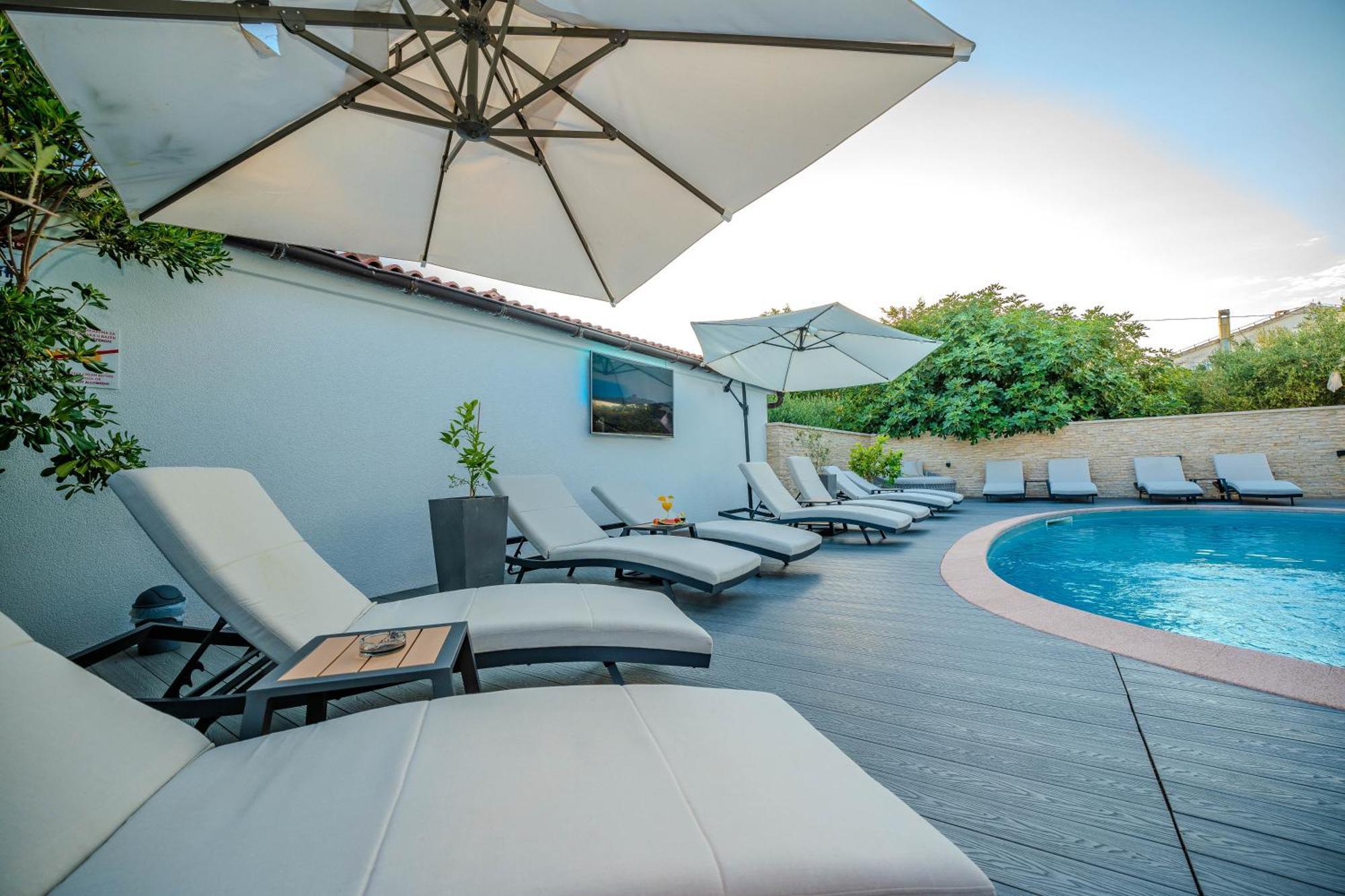 Luxury Apartments Vilamaloca Вир Екстериор снимка